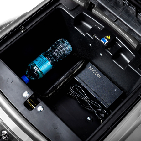 Skuter elektryczny z dachem dla seniora czterokołowy eVOYAGER BN027 - Szary